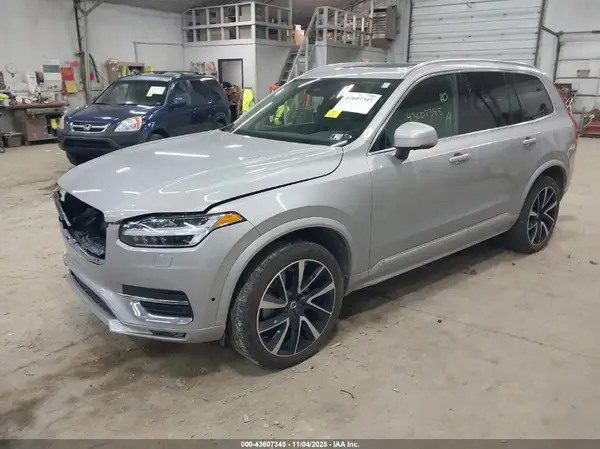 YV40621N7P1902568 2023 VOLVO XC90 - Image 2