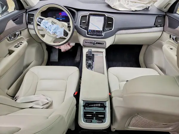 YV40621N7P1983166 2023 VOLVO XC90 - Image 8