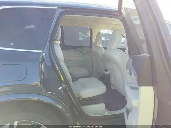 YV4062JF2S1296372 2025 VOLVO XC90 - Image 8