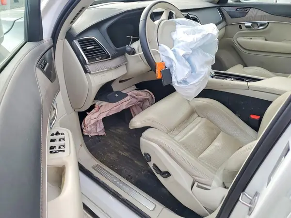 YV4062JF3R1169382 2024 VOLVO XC90 - Image 8
