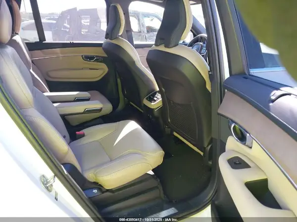 YV4062JG5S1378640 2025 VOLVO XC90 - Image 8