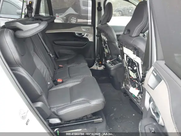 YV4062PA8P1959317 2023 VOLVO XC90 - Image 8