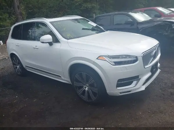 YV4062PAXP1903847 2023 VOLVO XC90 - Image 1