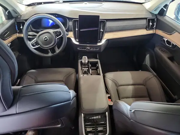 YV4062PB3S1369656 2025 VOLVO XC90 - Image 8