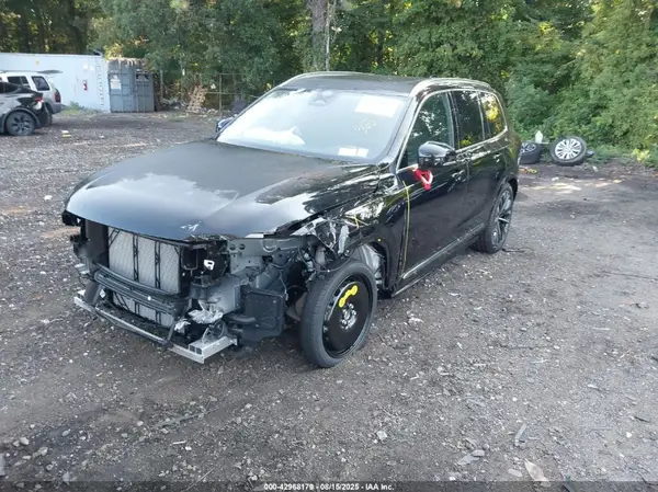 YV4062PB4S1350906 2025 VOLVO XC90 - Image 2
