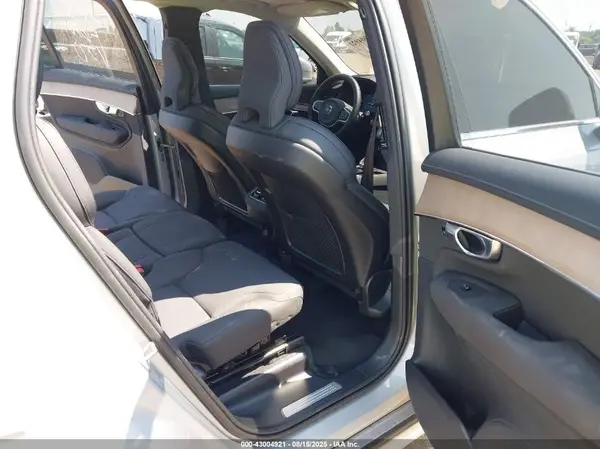 YV4062PB4S1374364 2025 VOLVO XC90 - Image 8