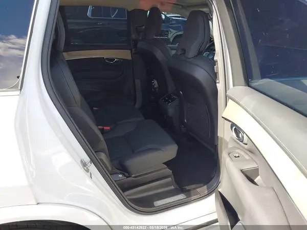 YV4062PB5S1361655 2025 VOLVO XC90 - Image 8