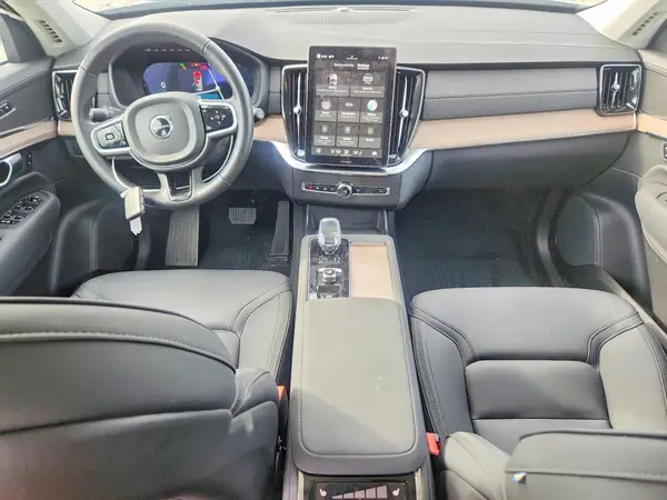 YV4062PB6S1374995 2025 VOLVO XC90 - Image 8