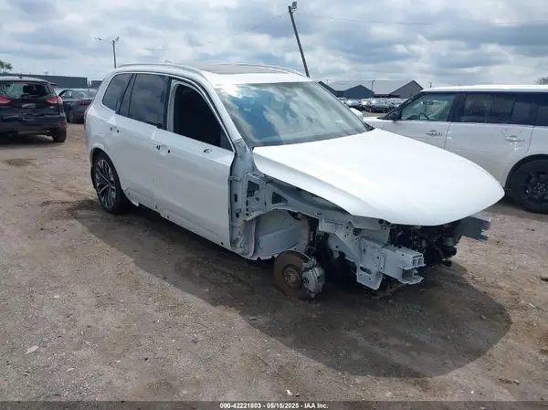 YV4062PB8S1351721 2025 VOLVO XC90 - Image 1
