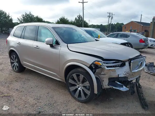 YV4062PE0S1299396 2025 VOLVO XC90 - Image 1