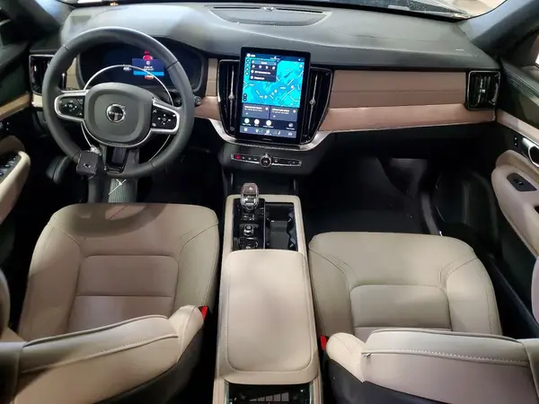 YV4062PE2T1522152 2026 VOLVO XC90 - Image 8
