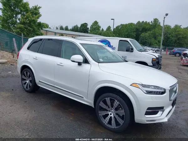 YV4062PE3R1181627 2024 VOLVO XC90 - Image 1