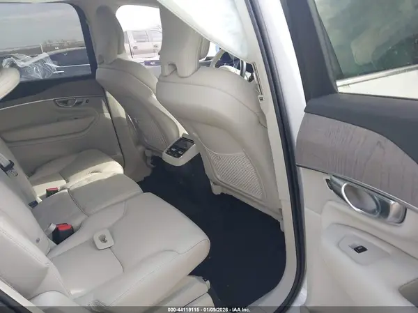 YV4062PE4R1184567 2024 VOLVO XC90 - Image 8