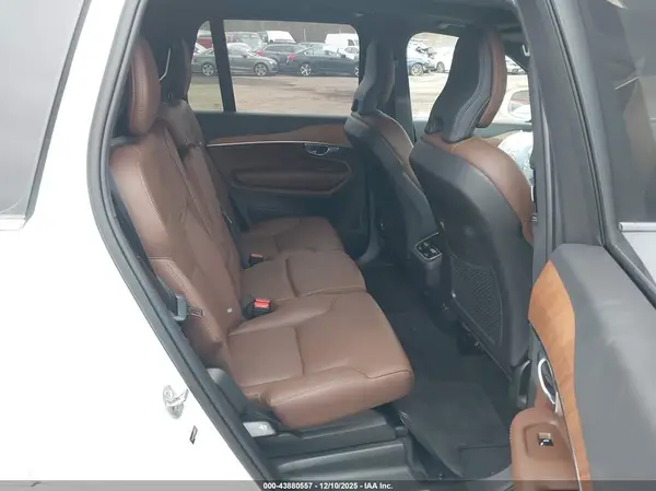 YV4062PE5R1221240 2024 VOLVO XC90 - Image 8