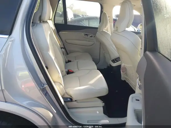 YV4062PE5S1291682 2025 VOLVO XC90 - Image 8