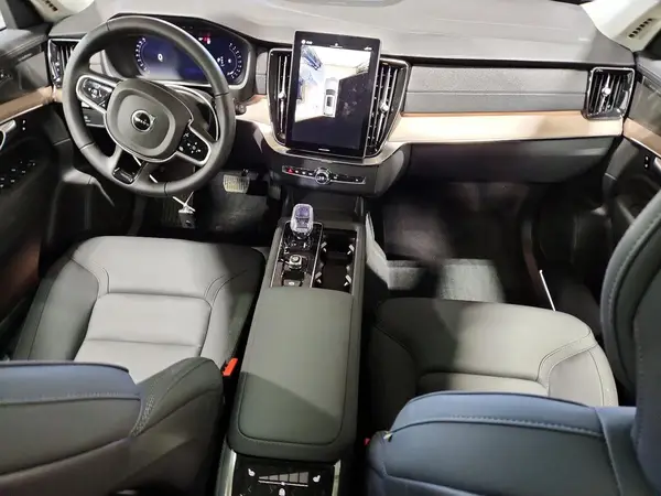 YV4062PE5T1463842 2026 VOLVO XC90 - Image 8