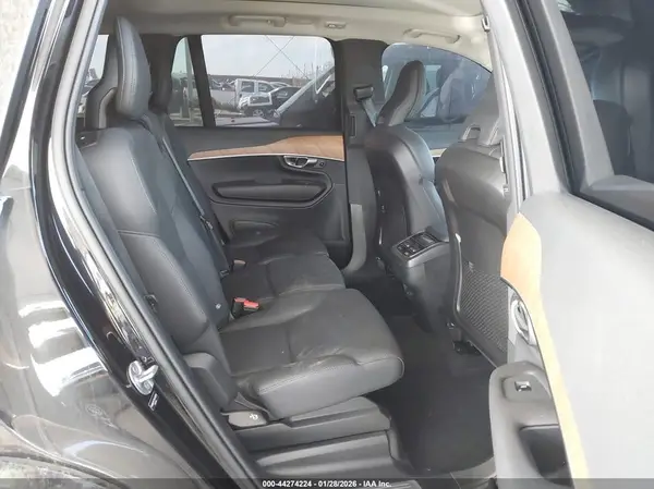 YV4062PE7S1312015 2025 VOLVO XC90 - Image 8