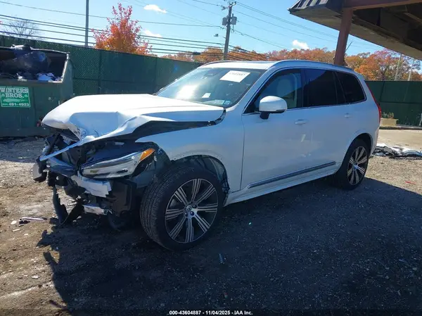 YV4062PE8S1325372 2025 VOLVO XC90 - Image 2