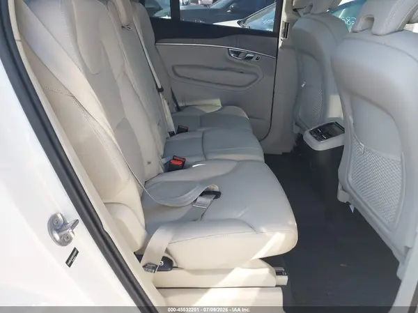 YV4062PE8S1332077 2025 VOLVO XC90 - Image 8