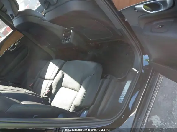 YV4062PE9R1172236 2024 VOLVO XC90 - Image 8