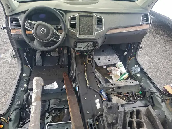 YV4062PE9R1196844 2024 VOLVO XC90 - Image 8