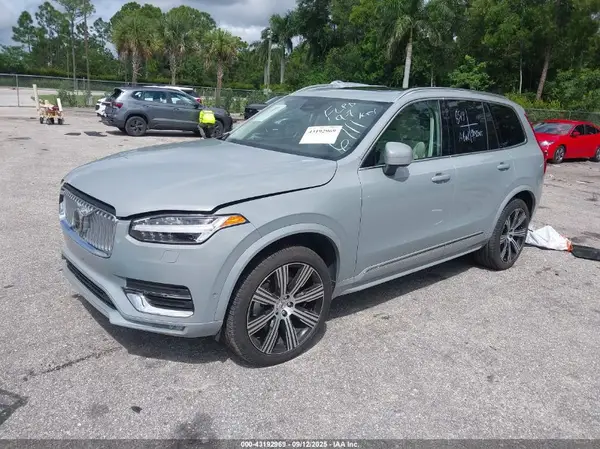 YV4062PE9S1326711 2025 VOLVO XC90 - Image 2