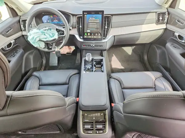 YV4062PF1T1465158 2026 VOLVO XC90 - Image 8