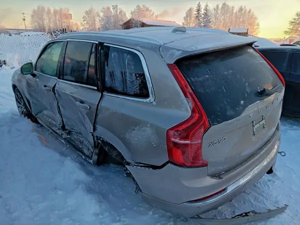 YV4062PF5S1321451 2025 VOLVO XC90 - Image 2