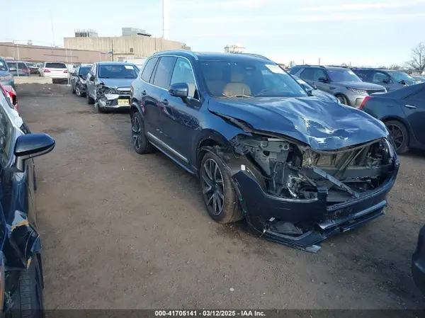 YV4062PF9R1168910 2024 VOLVO XC90 - Image 1