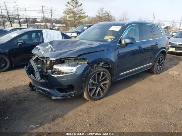 YV4062PF9R1168910 2024 VOLVO XC90 - Image 2