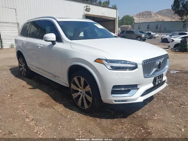 YV4062PF9R1237742 2024 VOLVO XC90 - Image 1