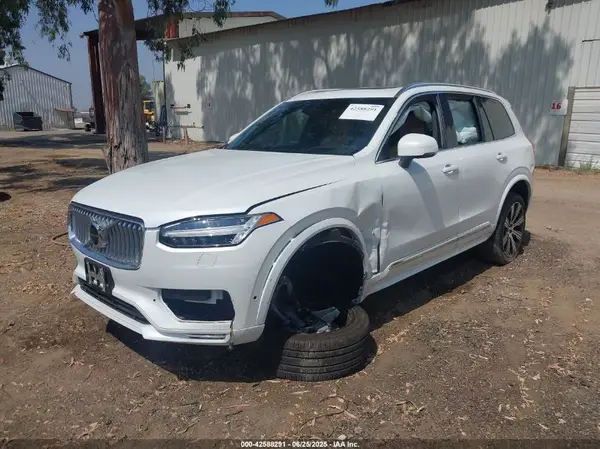 YV4062PF9R1237742 2024 VOLVO XC90 - Image 2
