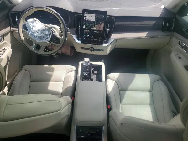 YV4062PG0S1376401 2025 VOLVO XC90 - Image 8