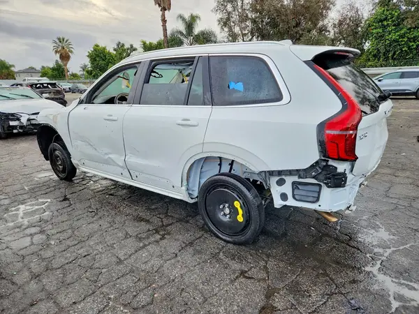 YV4062PG6S1377536 2025 VOLVO XC90 - Image 2
