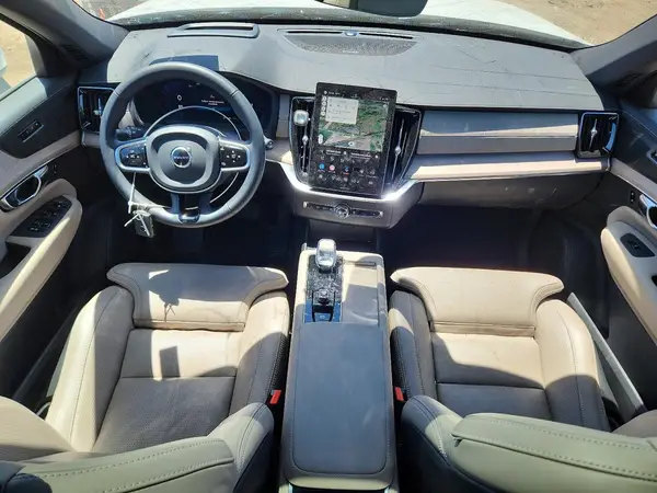 YV4062PG8S1377487 2025 VOLVO XC90 - Image 8