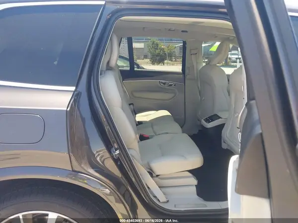 YV4062PN3P1903224 2023 VOLVO XC90 - Image 8