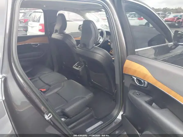 YV4062PN4P1961911 2023 VOLVO XC90 - Image 8