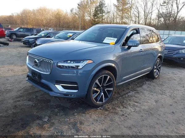 YV4062PN7P1904117 2023 VOLVO XC90 - Image 2