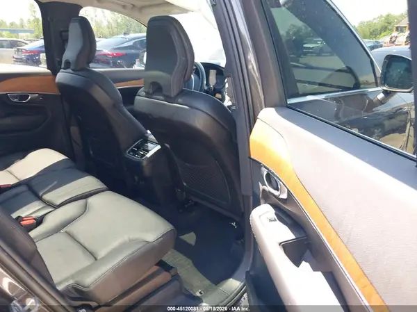 YV4062PN7P1992487 2023 VOLVO XC90 - Image 8