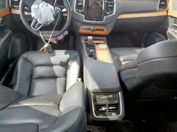 YV4062PN8P1928331 2023 VOLVO XC90 - Image 8