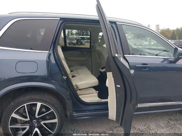 YV4062PN8P1943346 2023 VOLVO XC90 - Image 8