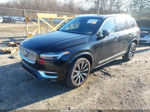 YV4062PN8P1982356 2023 VOLVO XC90 - Image 2