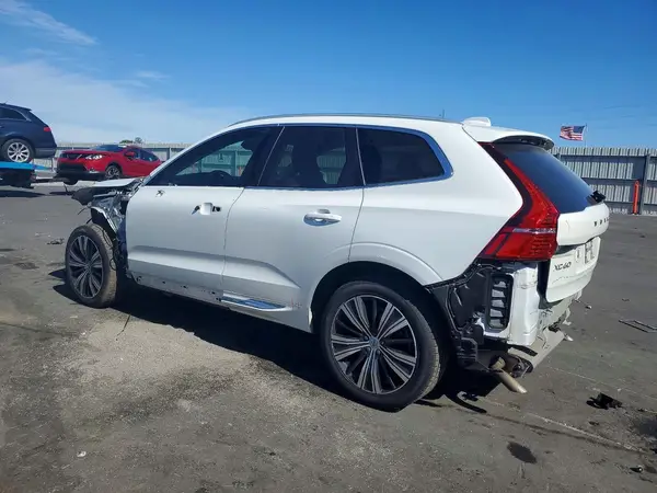 YV4062RL1N1083458 2022 VOLVO XC60 - Image 2