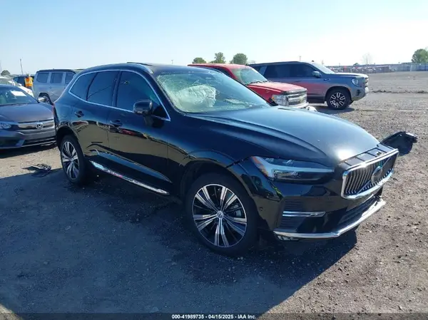 YV4062RL2N1065356 2022 VOLVO XC60 - Image 1