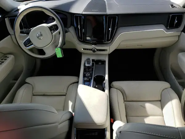 YV4062RL2N1075045 2022 VOLVO XC60 - Image 8