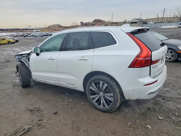 YV4062RL3N1083736 2022 VOLVO XC60 - Image 2