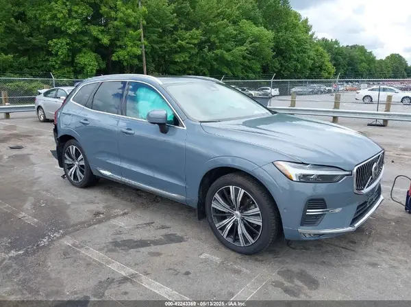 YV4062RL6N1954497 2022 VOLVO XC60 - Image 1