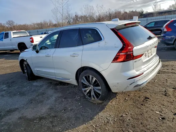 YV4062RL7N1942245 2022 VOLVO XC60 - Image 2