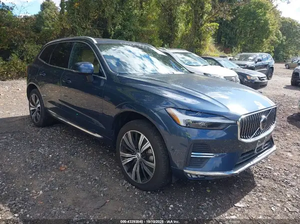 YV4062RL8N1077916 2022 VOLVO XC60 - Image 1