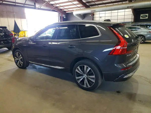 YV4062RL9N1900997 2022 VOLVO XC60 - Image 2